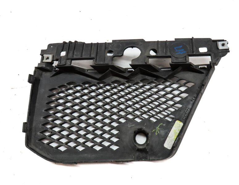 Thumbnail 5: 2015 MERCEDES ML63 AMG (W166) FRONT LEFT DRIVER LOWER BUMPER GRILLE AIR VENT