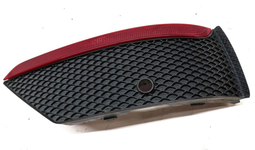 Thumbnail 3: 2015 MERCEDES ML63 AMG (W166) REAR RIGHT BUMPER GRILLE w/ REFLECTOR 1668850453