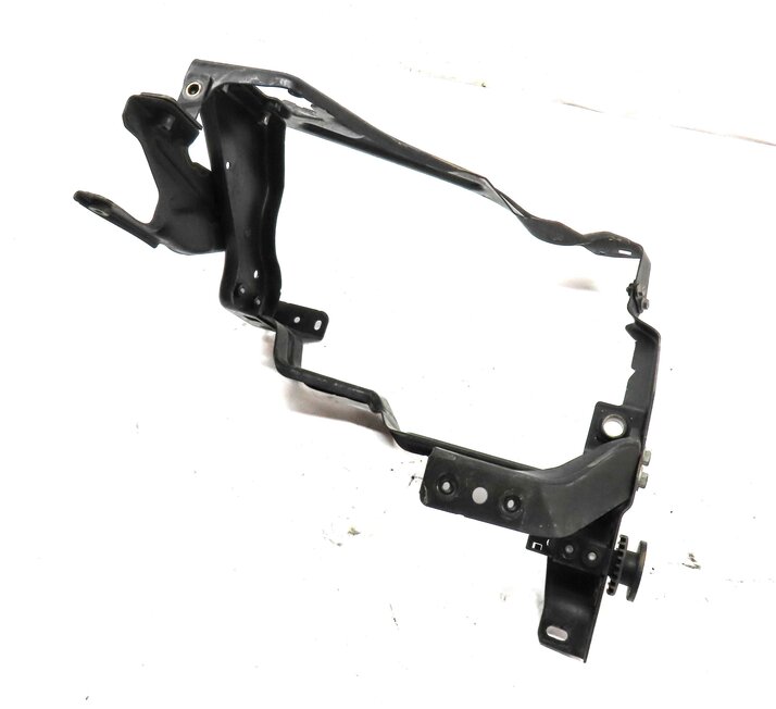 2011 MERCEDES C CLASS (W204) FRONT LEFT HEADLIGHT HEAD LIGHT LAMP MOUNT BRACKET