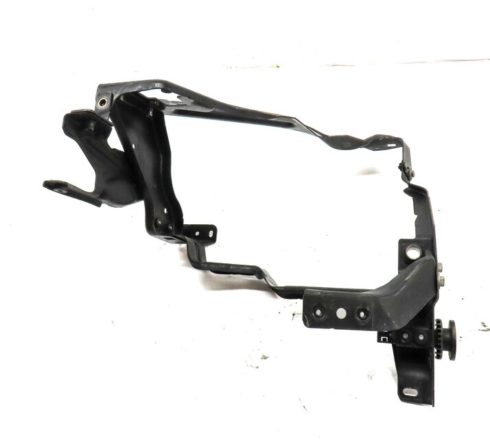 Thumbnail 2: 2011 MERCEDES C CLASS (W204) FRONT LEFT HEADLIGHT HEAD LIGHT LAMP MOUNT BRACKET