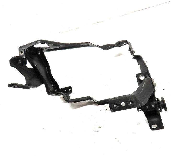 Thumbnail 3: 2011 MERCEDES C CLASS (W204) FRONT LEFT HEADLIGHT HEAD LIGHT LAMP MOUNT BRACKET