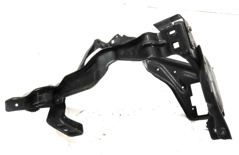 Thumbnail 6: 2011 MERCEDES C CLASS (W204) FRONT LEFT HEADLIGHT HEAD LIGHT LAMP MOUNT BRACKET