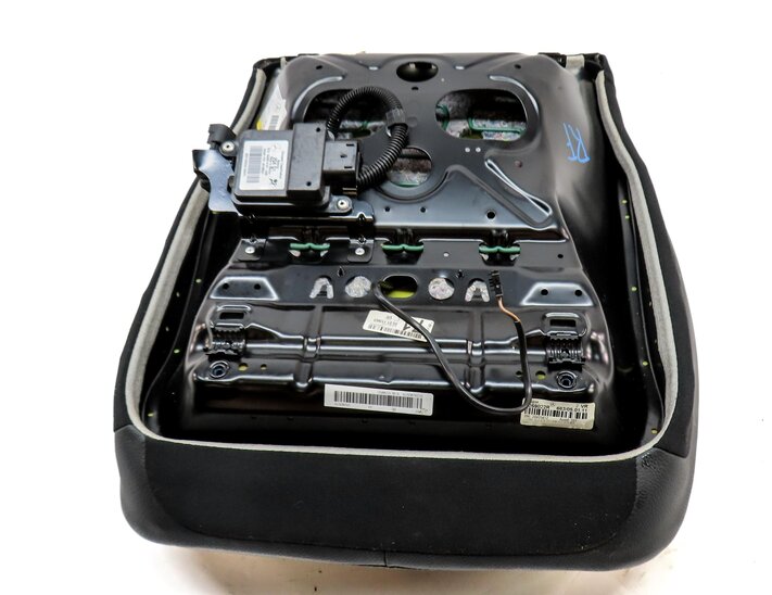 Thumbnail 6: 2011 MERCEDES C CLASS W204 FRONT RIGHT PASSENGER LOWER HEATED SEAT CUSHION BLACK