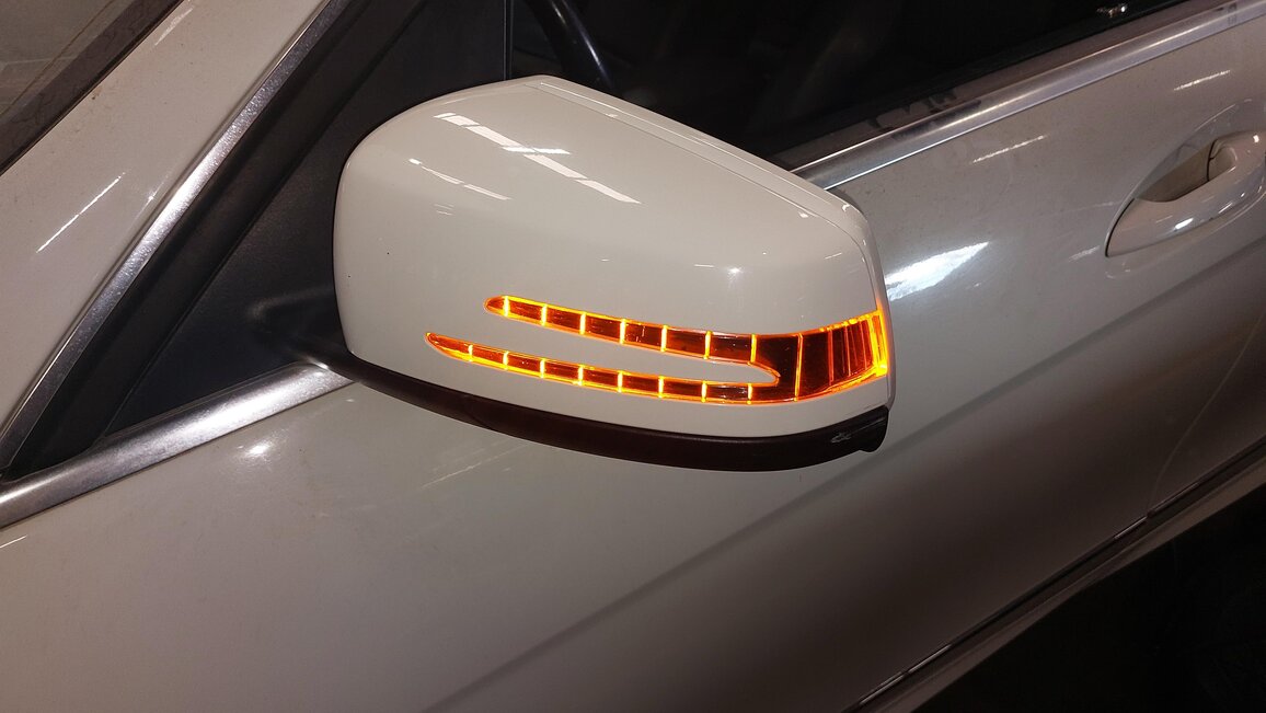 Thumbnail 2: 10-11 MERCEDES C300 (W204) LEFT DRIVER HEATED MEMORY AUTODIM MIRROR (WHITE)
