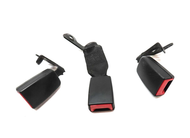 Thumbnail 2: 2011 MERCEDES C CLASS W204 REAR LEFT RIGHT & CENTER SEATBELT BUCKLE RECEIVER SET