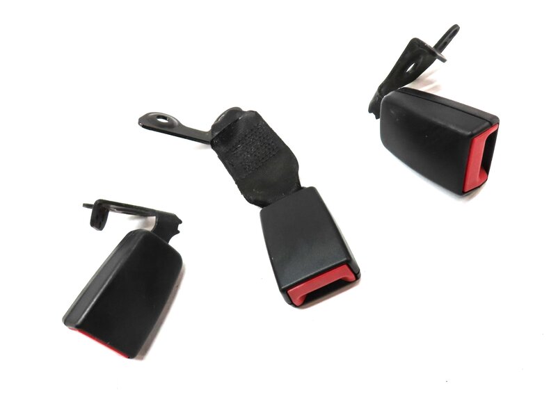 Thumbnail 3: 2011 MERCEDES C CLASS W204 REAR LEFT RIGHT & CENTER SEATBELT BUCKLE RECEIVER SET