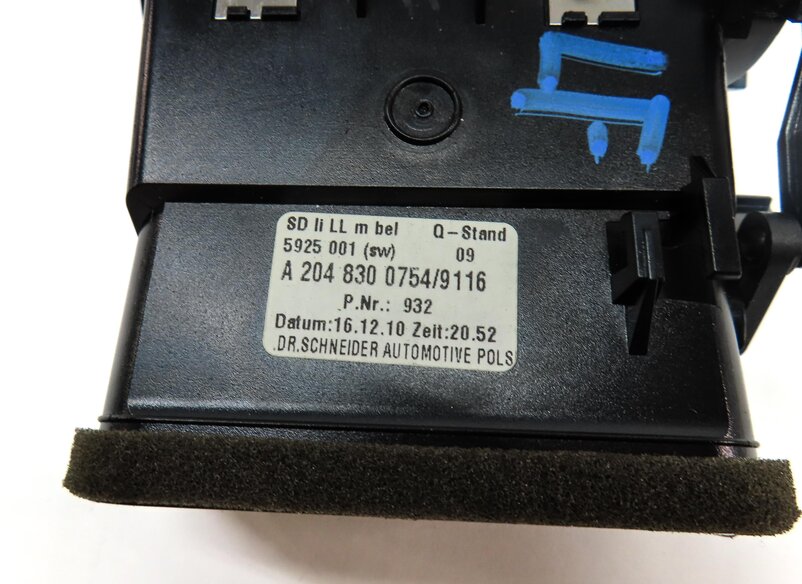 Thumbnail 6: 2011 MERCEDES C CLASS (W204) DASH FRONT LEFT DRIVER SIDE AIR VENT (BLACK)
