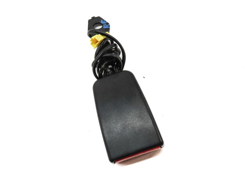 Thumbnail 3: 2011 MERCEDES C CLASS (W204) FRONT RIGHT PASSENGER SEATBELT BUCKLE RECEIVER