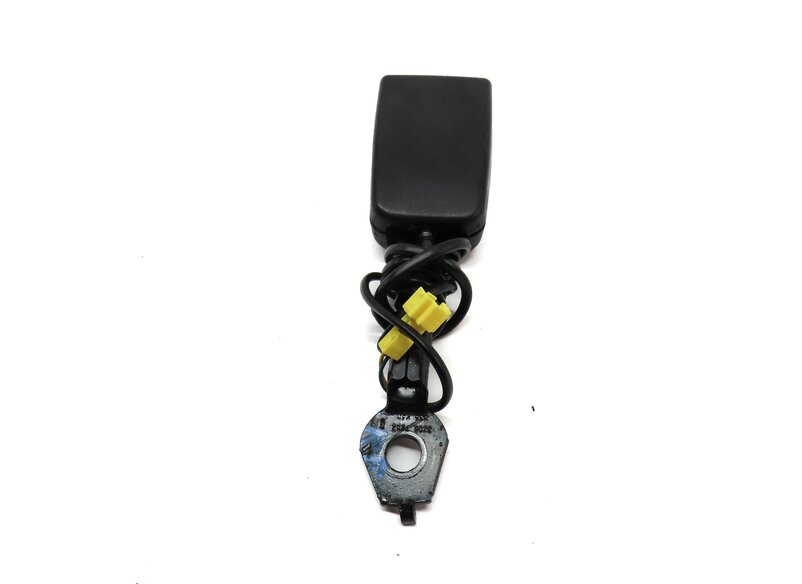 Thumbnail 4: 2011 MERCEDES C CLASS (W204) FRONT RIGHT PASSENGER SEATBELT BUCKLE RECEIVER