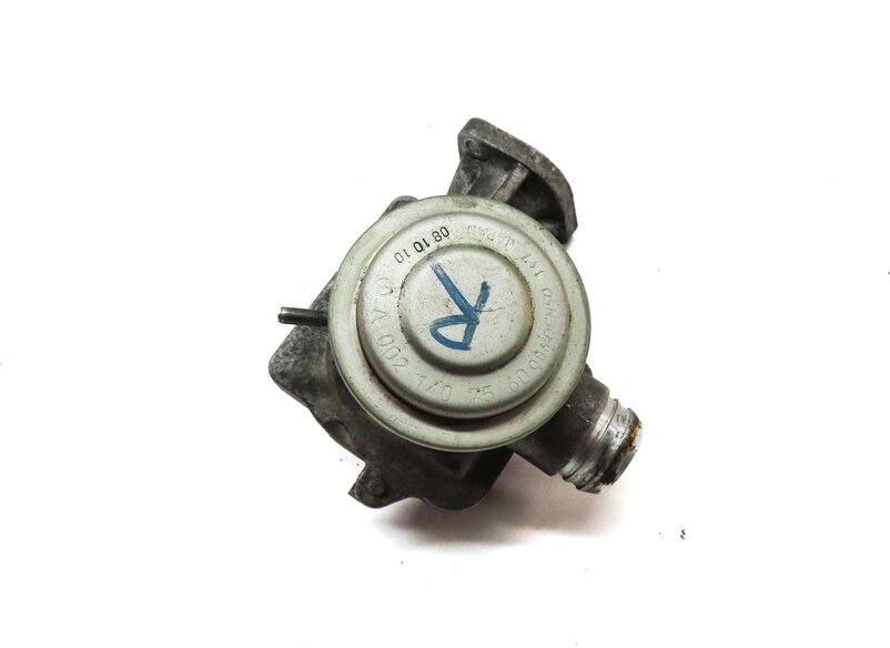 Thumbnail 2: 2011 MERCEDES C CLASS (W204) 3.0L M272 ENGINE EGR VALVE RIGHT SIDE 0021407560