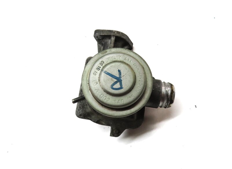 Thumbnail 3: 2011 MERCEDES C CLASS (W204) 3.0L M272 ENGINE EGR VALVE RIGHT SIDE 0021407560