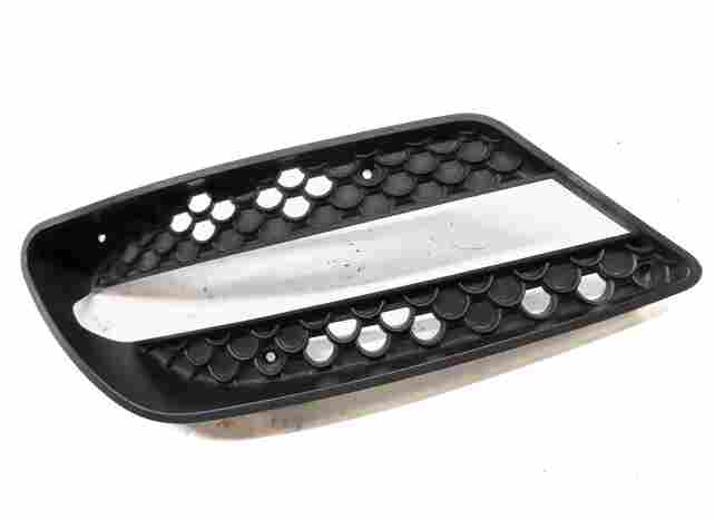 Thumbnail 3: 2008-2011 MERCEDES C CLASS (W204) FRONT LEFT LOWER SPORT FOG LIGHT LAMP GRILLE