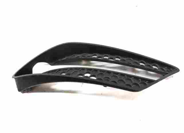 Thumbnail 4: 2008-2011 MERCEDES C CLASS (W204) FRONT RIGHT LOWER SPORT FOG LIGHT LAMP GRILLE