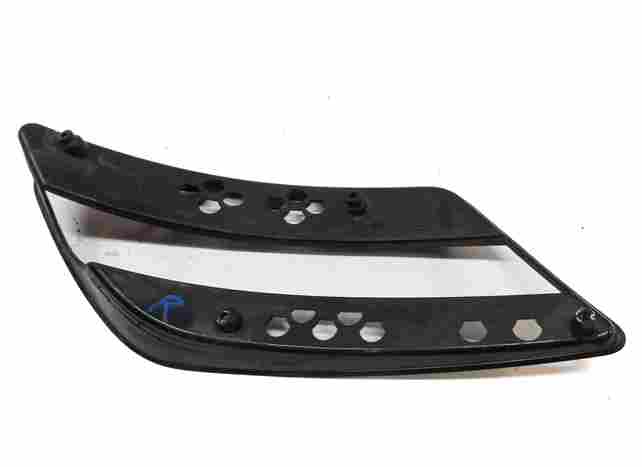 Thumbnail 5: 2008-2011 MERCEDES C CLASS (W204) FRONT RIGHT LOWER SPORT FOG LIGHT LAMP GRILLE
