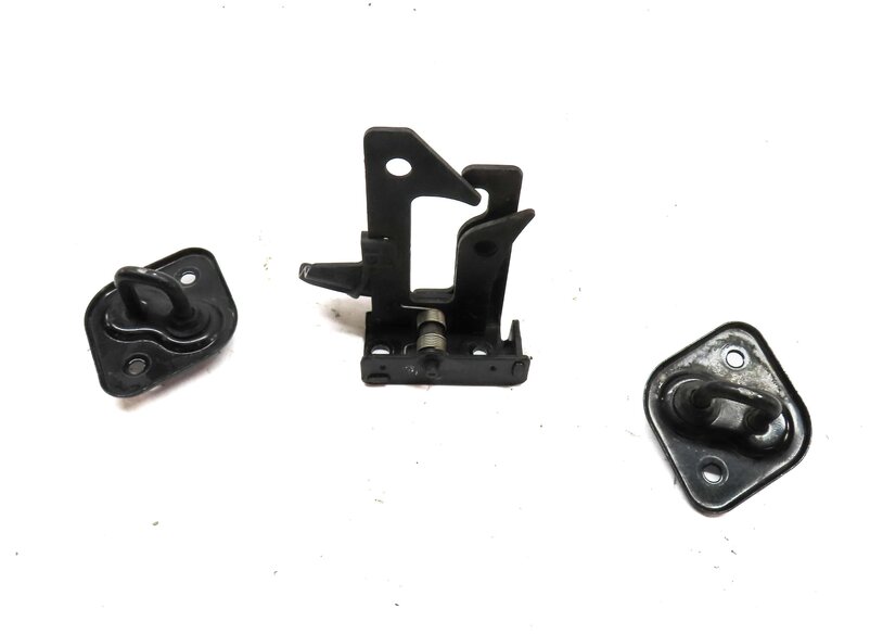 2011 MERCEDES C CLASS (W204) HOOD SAFETY RELEASE CATCH HOOK w/ RELEASE & SHOCKS
