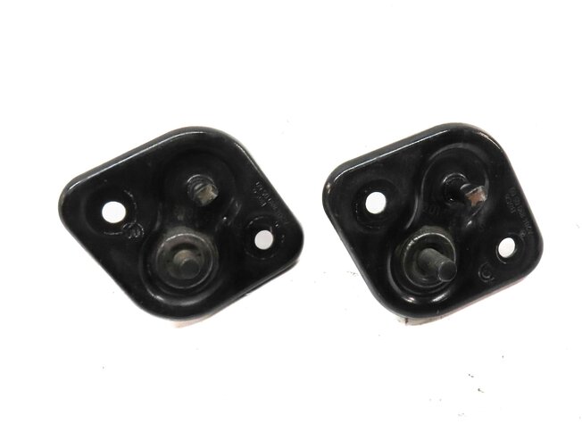 Thumbnail 5: 2011 MERCEDES C CLASS (W204) HOOD SAFETY RELEASE CATCH HOOK w/ RELEASE & SHOCKS
