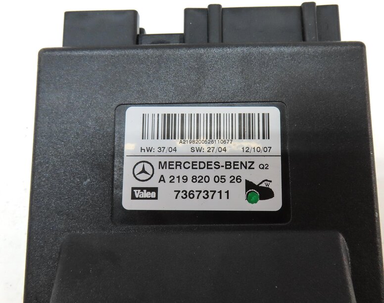 Thumbnail 4: 2008 MERCEDES CLS63 AMG ///AMG W219 REAR HATCH LIFTGATE TRUNK MODULE 2198200526
