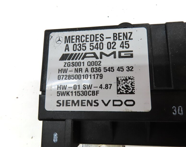 Thumbnail 4: 2008 MERCEDES CLS63 AMG (W219) 6.3L M156 ///AMG ENGINE FUEL PUMP CONTROL MODULE