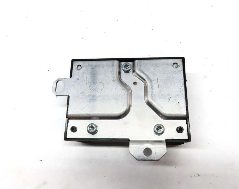 Thumbnail 5: 2008 MERCEDES CLS63 AMG (W219) 6.3L M156 ///AMG ENGINE FUEL PUMP CONTROL MODULE