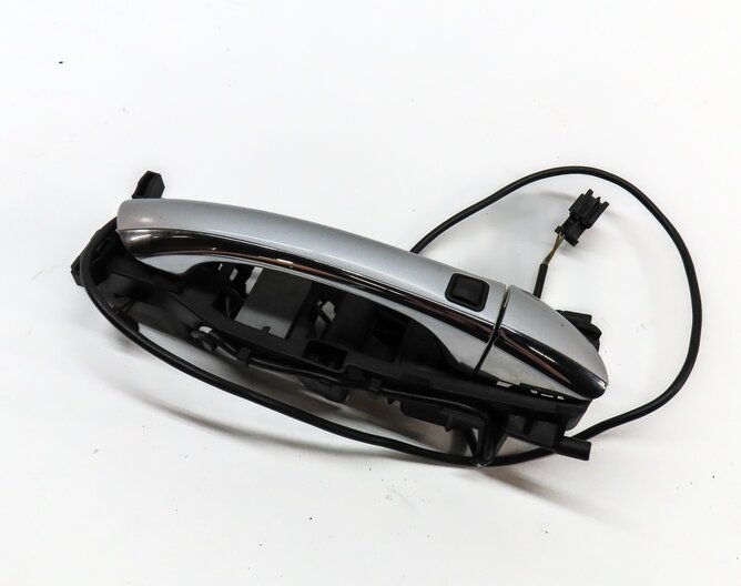 2003-2011 MERCEDES CLK CLS (W209 W219) RIGHT FRONT KEYLESS DOOR HANDLE (SILVER)