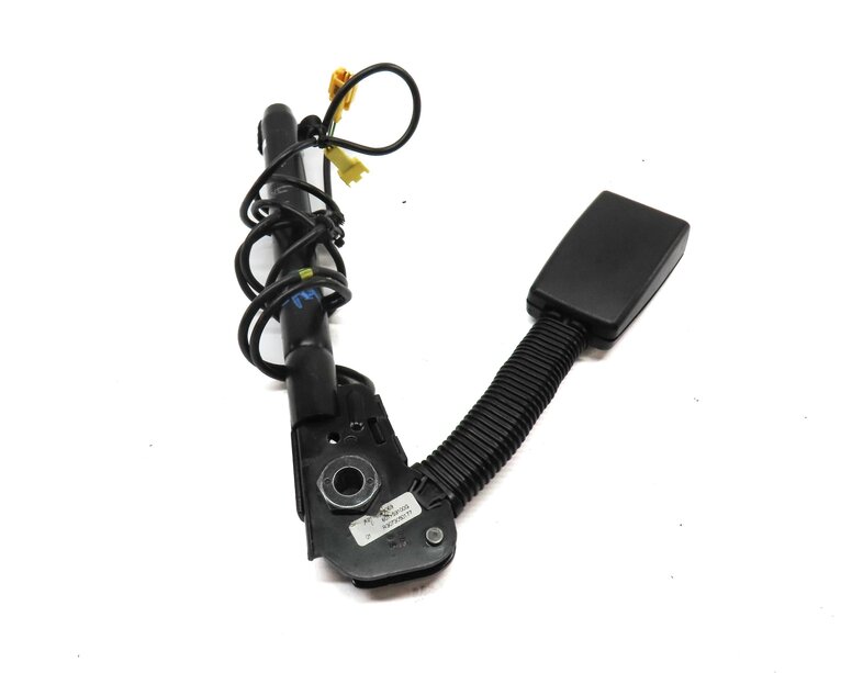 Thumbnail 4: 2007-2009 MERCEDES E320 E350 E550 CLS63 CLS550 - RIGHT FRONT SEATBELT RECEIVER