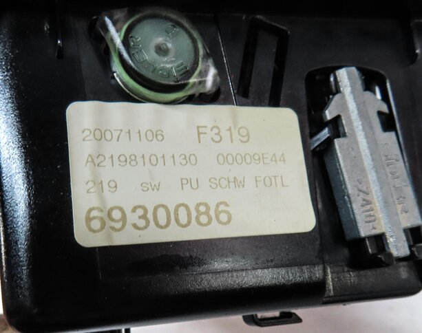 Thumbnail 7: 2008 MERCEDES CLS63 AMG ///AMG (W219) REAR LEFT DOOR ASHTRAY ASH TRAY (BLACK)