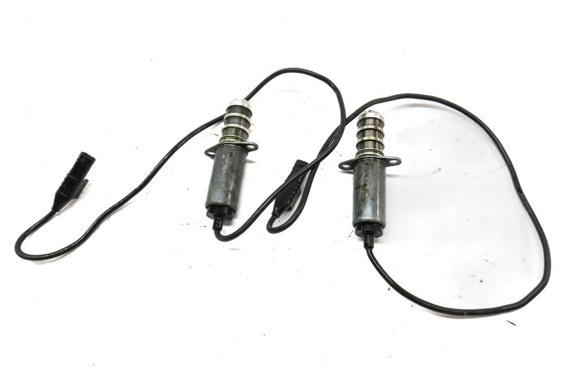 Thumbnail 4: 2008 CLS63 AMG (W219) 6.3L M156 ///AMG ENGINE VARIABLE TIMING VVT SOLENOID SET 2