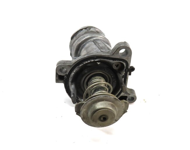 Thumbnail 5: 2008 MERCEDES CLS63 AMG (W219) 6.3L M156 ///AMG ENGINE THERMOSTAT w/ HOUSING
