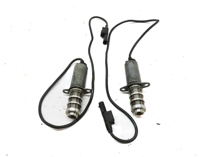 Thumbnail 2: 2008 CLS63 AMG (W219) 6.3L M156 ///AMG ENGINE VARIABLE TIMING VVT SOLENOID SET 2