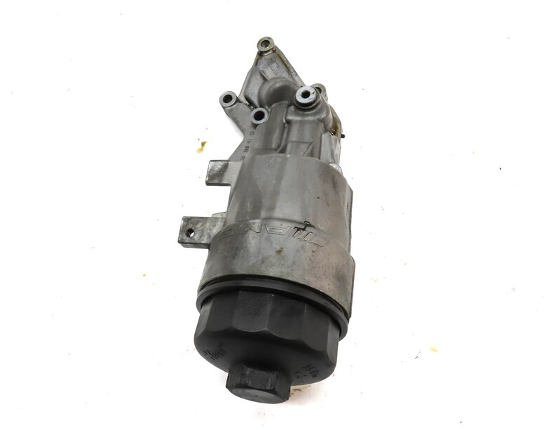 Thumbnail 4: 2008 MERCEDES CLS63 AMG (W219) 6.3L M156 ///AMG ENGINE OIL FILTER HOUSING