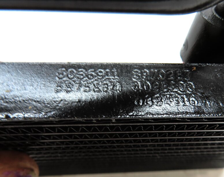 Thumbnail 7: 2008 MERCEDES CLS63 AMG (W219) 6.3L M156 ///AMG ENGINE POWER STEERING OIL COOLER