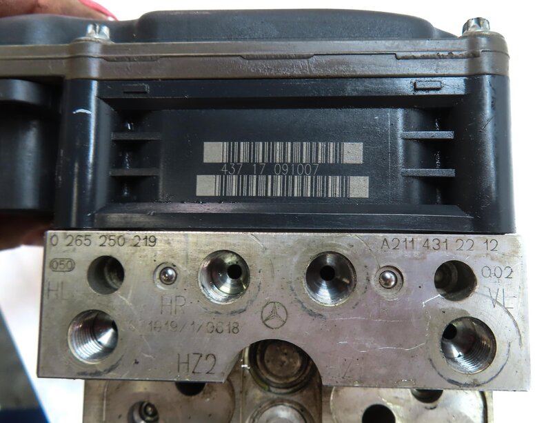 Thumbnail 6: 2007-2008 MERCEDES E63 CLS63 AMG (C219 W207) ABS ANTI LOCK BRAKE PUMP w/ MODULE