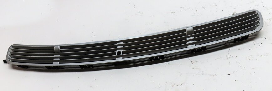 Thumbnail 3: 2008 MERCEDES CLS63 AMG ///AMG (W219) TOP HOOD GRILLE AIR VENT (SILVER)