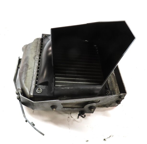 Thumbnail 2: 2008 CLS63 AMG (W219) 6.3L M156 ///AMG ENGINE OIL COOLER RADIATOR w/ BRACKET