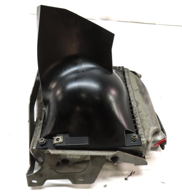 Thumbnail 4: 2008 CLS63 AMG (W219) 6.3L M156 ///AMG ENGINE OIL COOLER RADIATOR w/ BRACKET