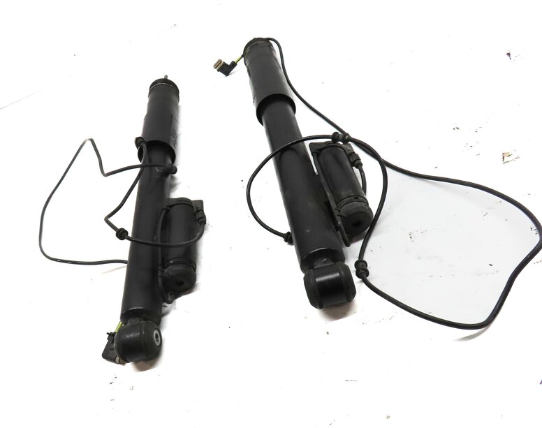 Thumbnail 3: 2008 CLS63 AMG W219 6.3L M156 ///AMG ENGINE REAR LEFT & RIGHT SHOCK STRUT SET 2