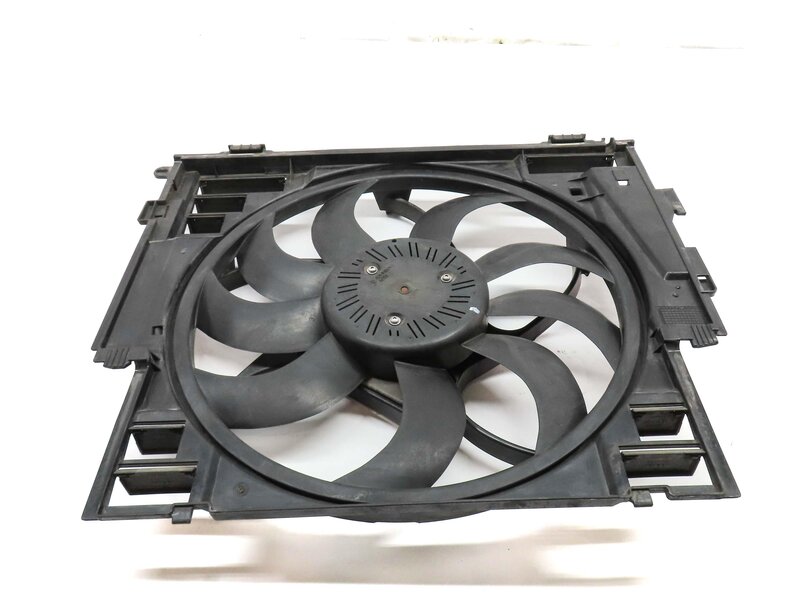 Thumbnail 2: 2012-2016 BMW 528i (F10) RADIATOR 600 WATT ELECTRIC COOLING FAN w/ SHROUD