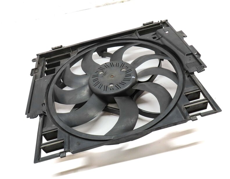 Thumbnail 3: 2012-2016 BMW 528i (F10) RADIATOR 600 WATT ELECTRIC COOLING FAN w/ SHROUD