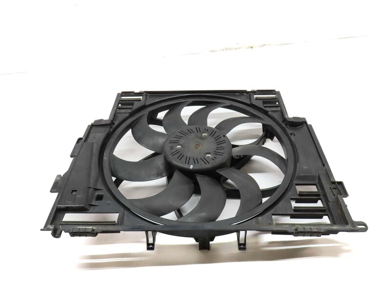 Thumbnail 4: 2012-2016 BMW 528i (F10) RADIATOR 600 WATT ELECTRIC COOLING FAN w/ SHROUD