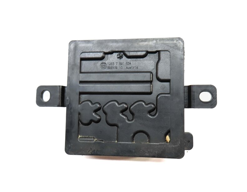 Thumbnail 4: 2012 BMW 528i (F10) INTEGRATED POWER SUPPLY CONTROL MODULE 12637591534