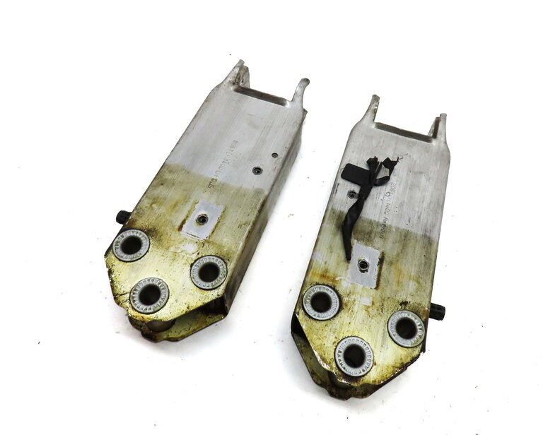 2012 BMW 528i F10 FRONT BUMPER LEFT & RIGHT REINFORCEMENT BAR MOUNT BRACKET SET