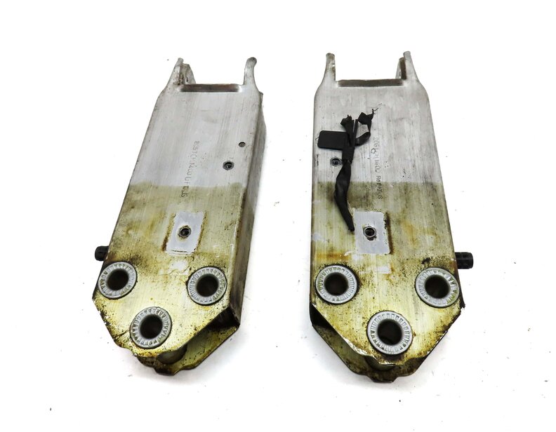 Thumbnail 2: 2012 BMW 528i F10 FRONT BUMPER LEFT & RIGHT REINFORCEMENT BAR MOUNT BRACKET SET