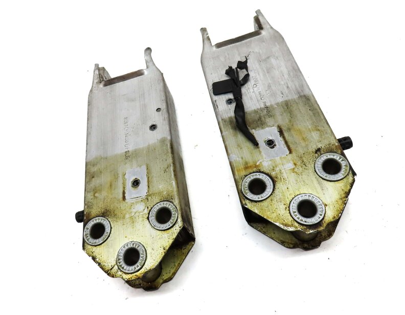 Thumbnail 3: 2012 BMW 528i F10 FRONT BUMPER LEFT & RIGHT REINFORCEMENT BAR MOUNT BRACKET SET