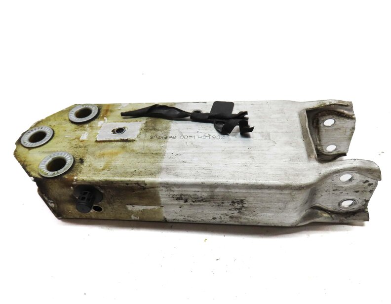 Thumbnail 7: 2012 BMW 528i F10 FRONT BUMPER LEFT & RIGHT REINFORCEMENT BAR MOUNT BRACKET SET