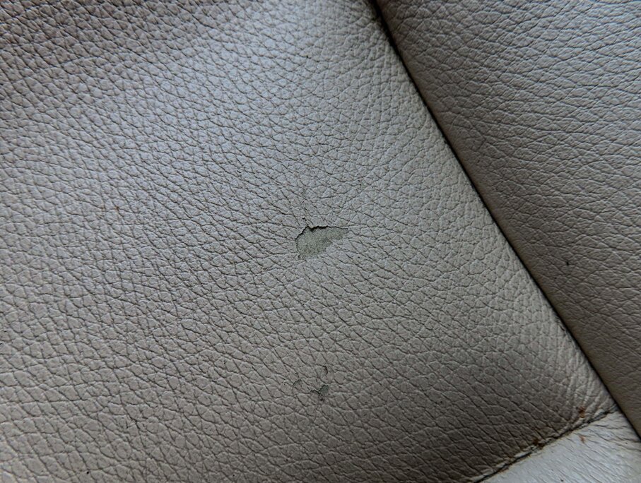 Thumbnail 8: 2012 BMW 528i (F10) FRONT RIGHT PASSENGER LOWER HEATED SEAT CUSHION (BEIGE)