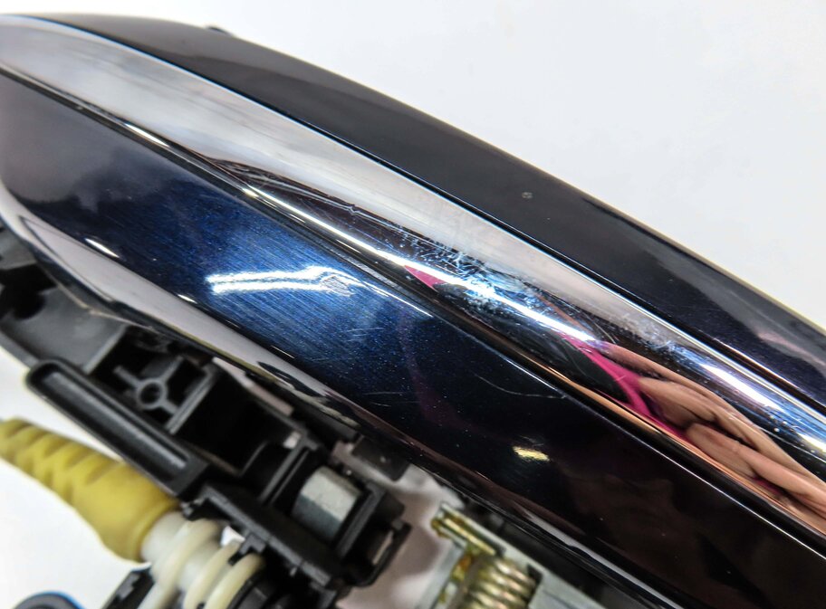 Thumbnail 6: 2011-2016 BMW 528i 535i 550i M5 (F10) RIGHT FRONT DOOR HANDLE w/ LIGHT (BLUE)
