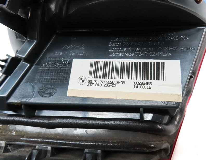 Thumbnail 6: 11-13 BMW 528i 535i 550i M5 (F10) RIGHT REAR INNER TRUNK TAILLIGHT LIGHT LAMP