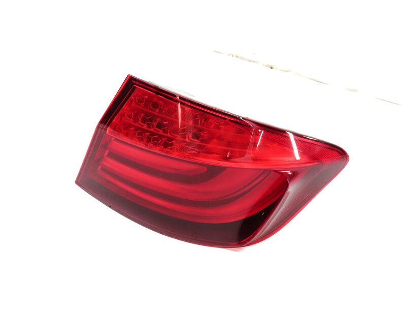 2011-2013 BMW 5 SERIES M5 F10 RIGHT PASSENGER OUTER TAILLIGHT BRAKE LIGHT LAMP