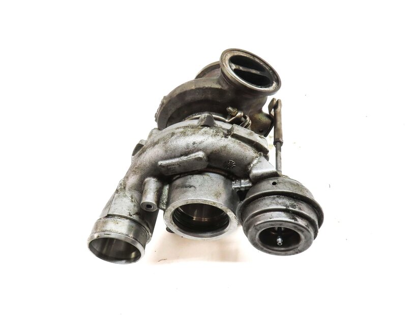 Thumbnail 2: 12-15 BMW M5 M6 ///M (F06 F10 F12 F13) 4.4L S63 ENGINE RIGHT TURBO TURBOCHARGER