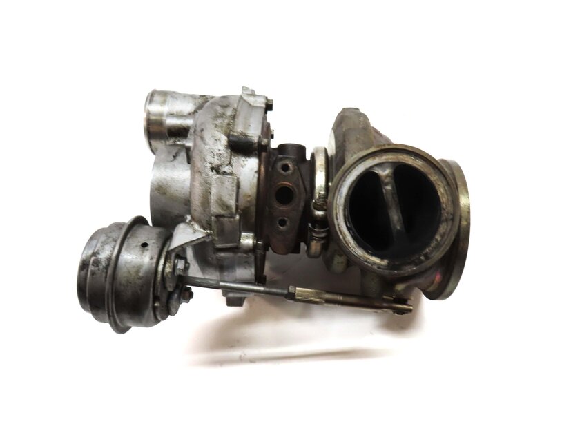 Thumbnail 4: 12-15 BMW M5 M6 ///M (F06 F10 F12 F13) 4.4L S63 ENGINE RIGHT TURBO TURBOCHARGER